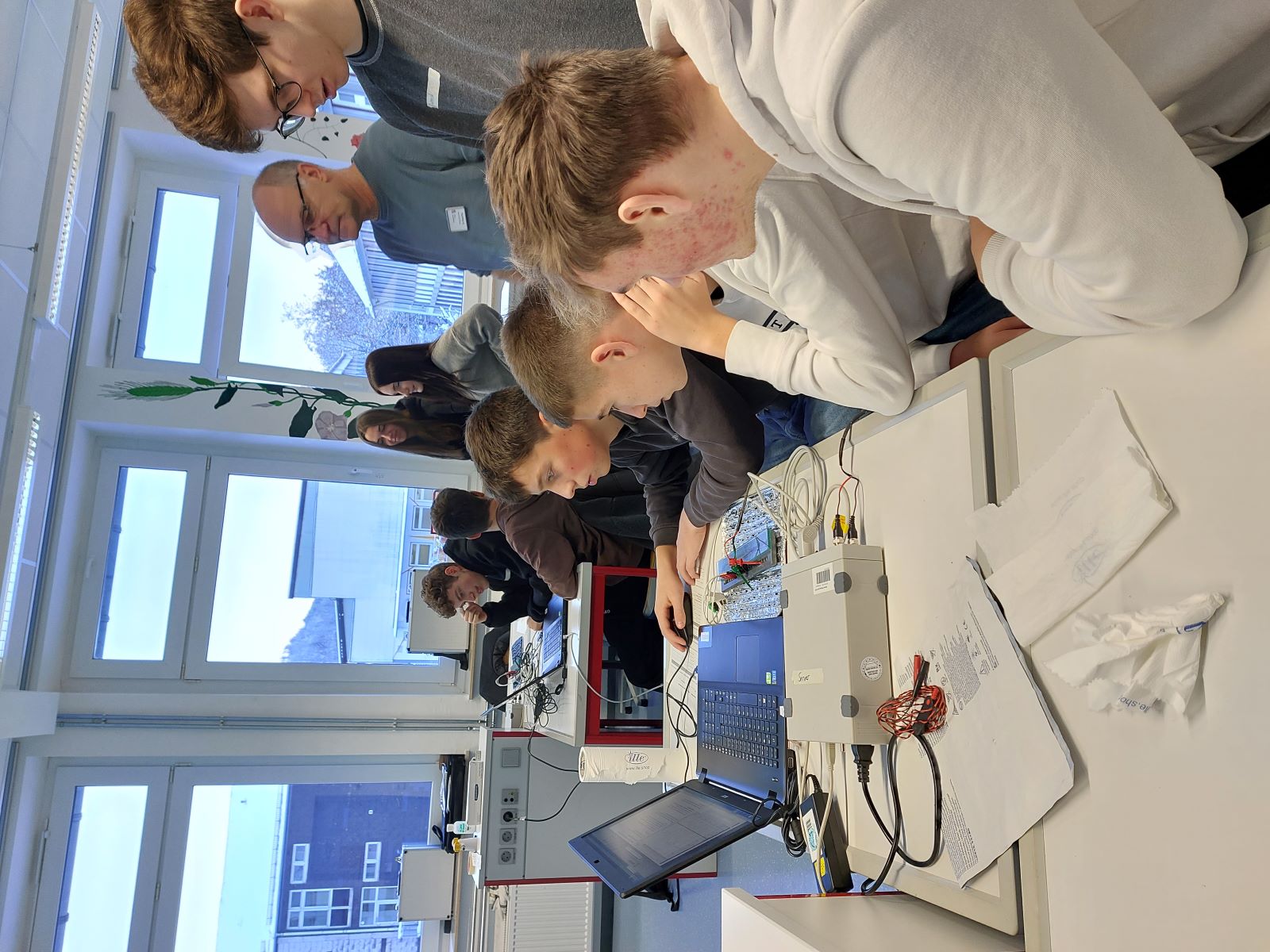 Experimente mit Regenwürmern am JAG