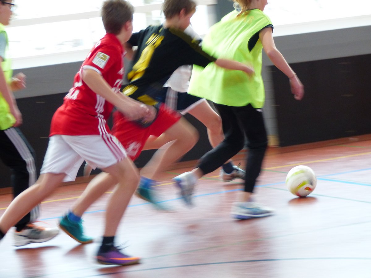 Der Ball rollt wieder 